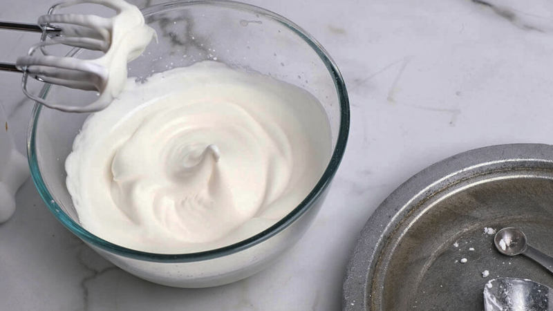Как взбить белки без сахара в стойкие пики для пп десерта